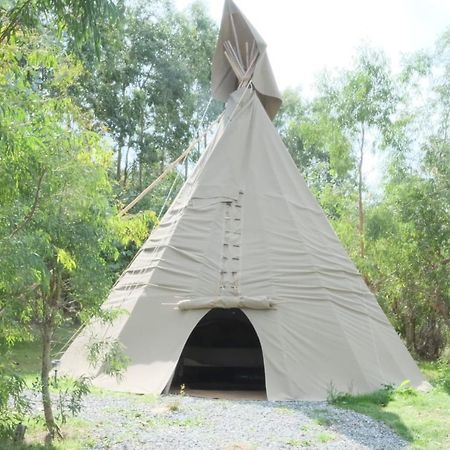 Отель Gumtree Tipis Bickington Экстерьер фото